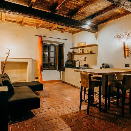 Bed & Breakfast Castello Di 4*