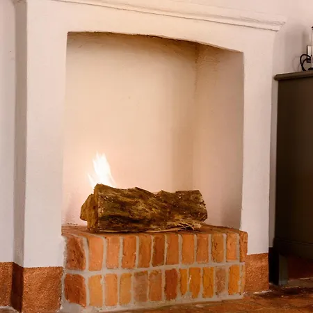 Alojamento de Acomodação e Pequeno-almoço Castello Di