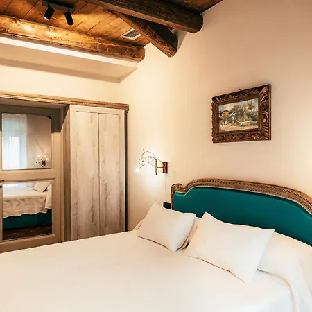 Panzió Castello Di 4*