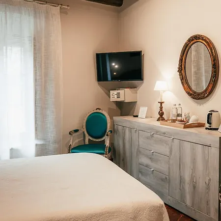 Castello Di Bed and Breakfast Piovera
