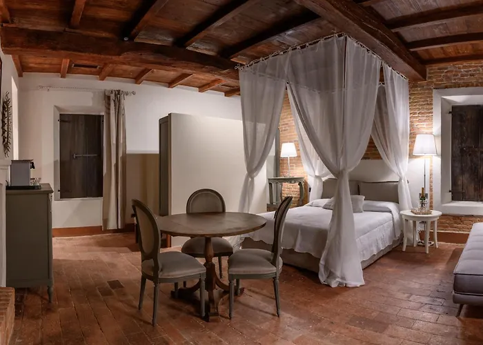 Bed & Breakfast Castello Di 4*