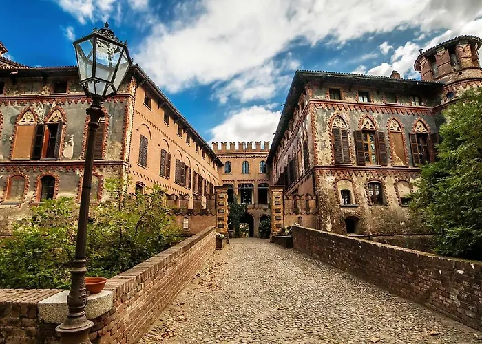 Bed & Breakfast Castello Di 4*