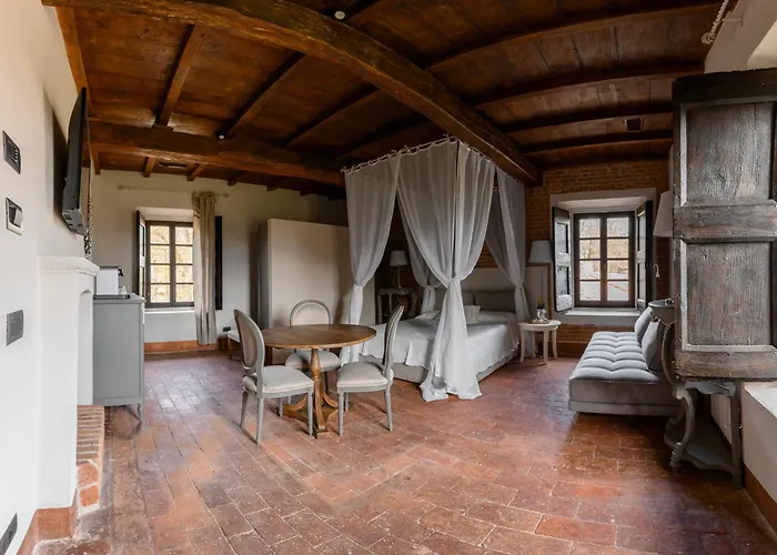Bed & Breakfast Castello Di 4*